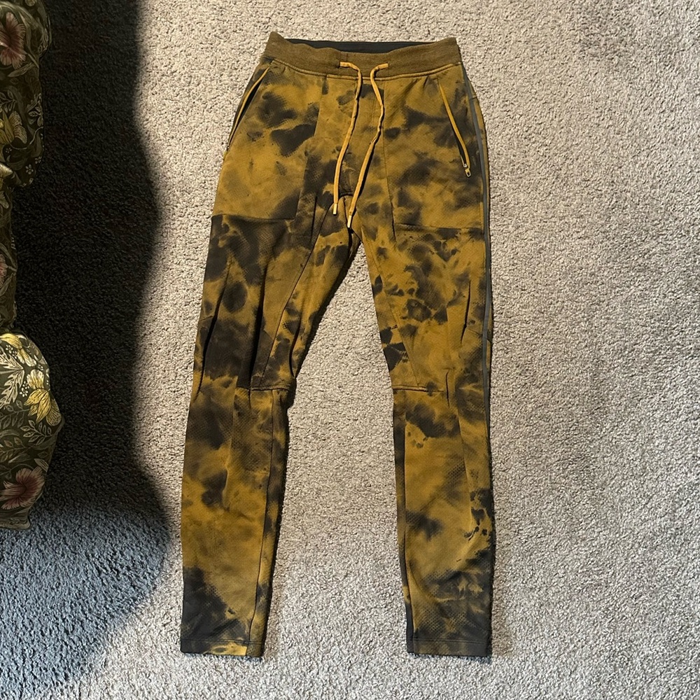 Gently Used Lululemon Textured Tech Pants